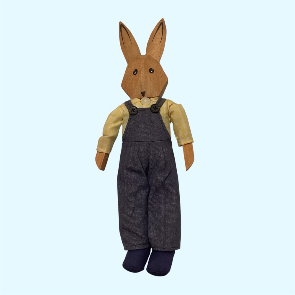 Vtg Lotte Sievers-Hahn hand carved/hand painted primitive bunny figure Germany